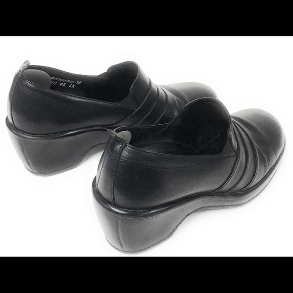 Women’s Dansko Slip On Shoes Size 38 (8) EUC - Picture 4 of 4